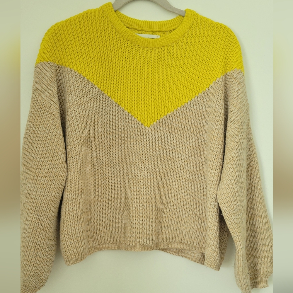 Yellow and beige sweater size M